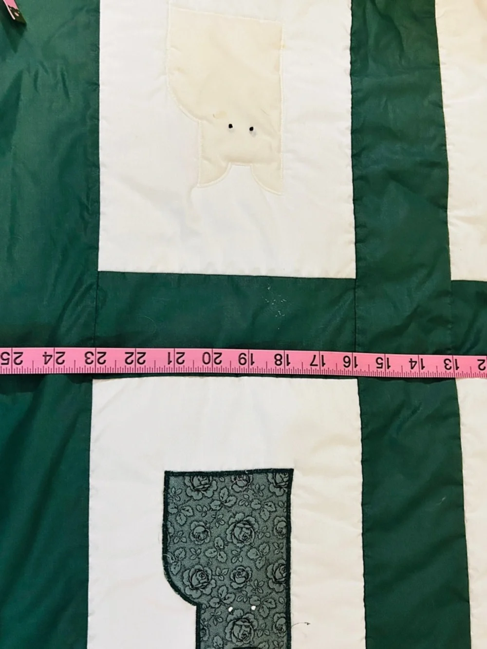 Handmade Green and White Cat Patchwork Quilted Wall Hanger 36” x 28”